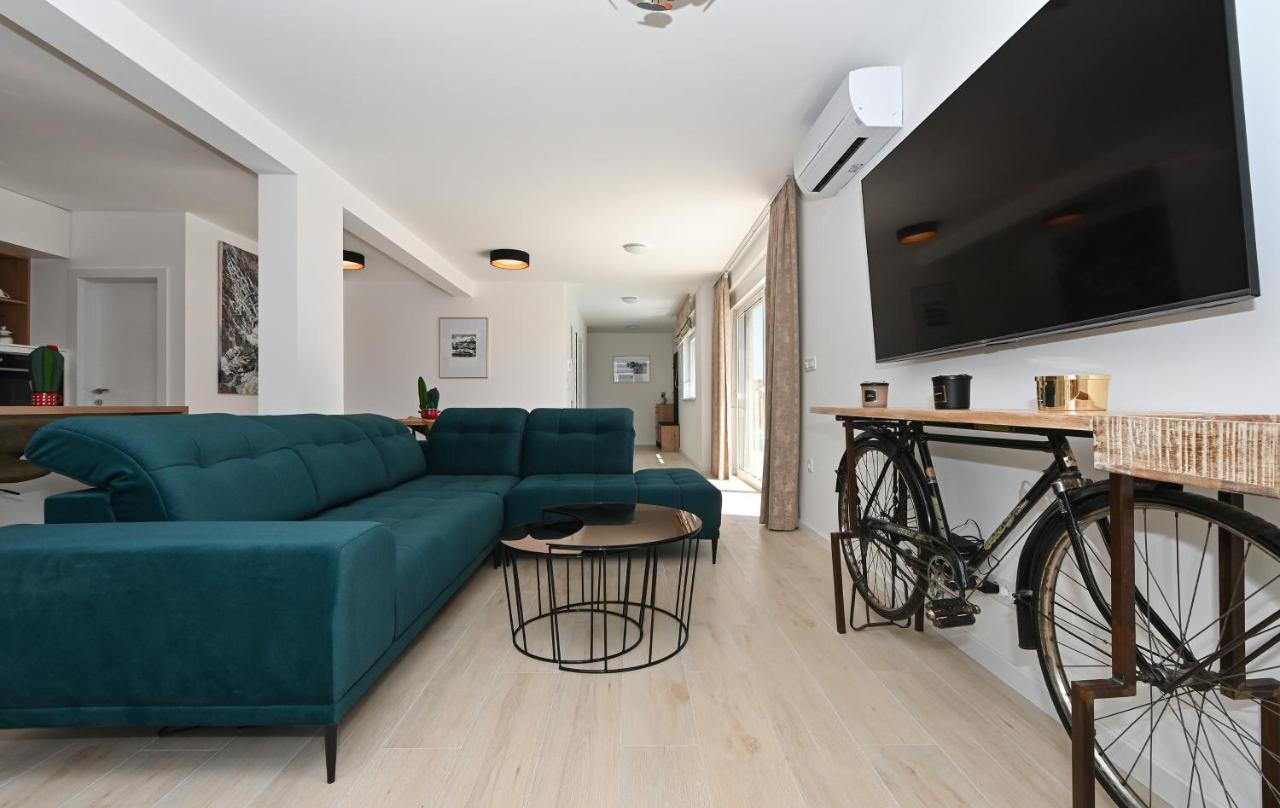 Luxury Apartment Maravic With Private Pool Trogir Exterior foto