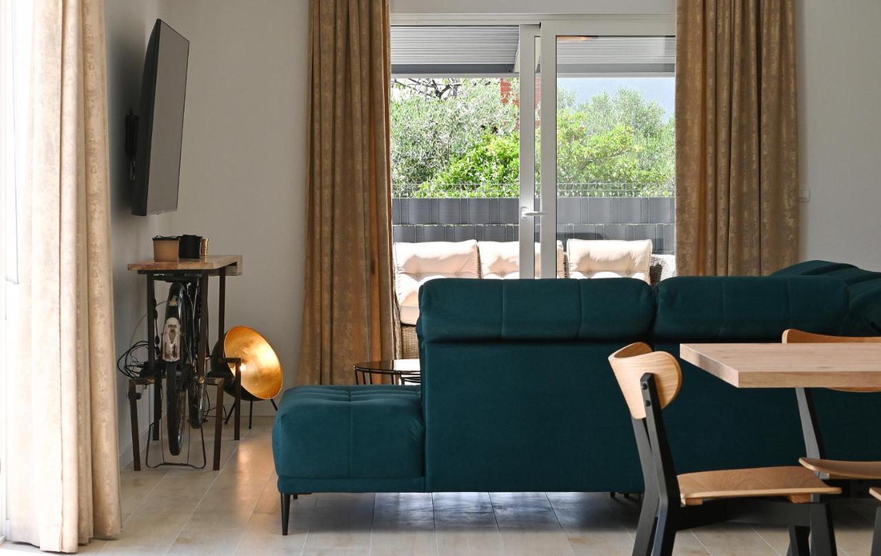 Luxury Apartment Maravic With Private Pool Trogir Exterior foto